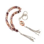 سبحة مع ميدالية بالورد المديني