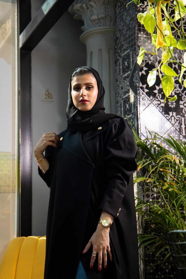 عباية كريب بأزرار ذهبي